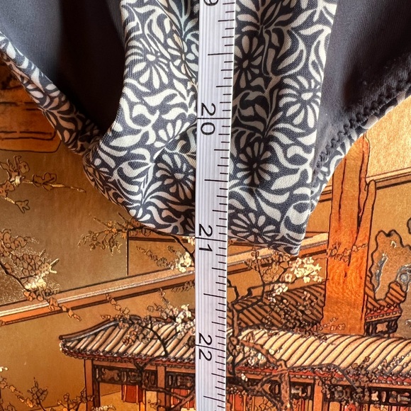 Vuori Grey Floral-Print One-Piece size Small - Picture 5 of 5